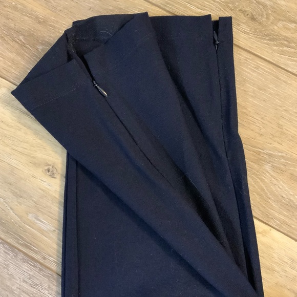 Eileen Fisher stretchy ankle / cropped pants. Size M - Picture 3 of 5